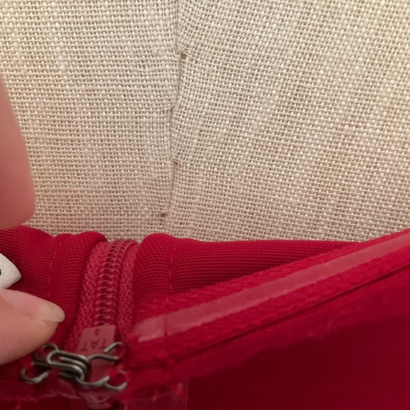 NWT Alice & Olivia Dorinda Red Off The Shoulder Midi Dress - Picture 7 of 16